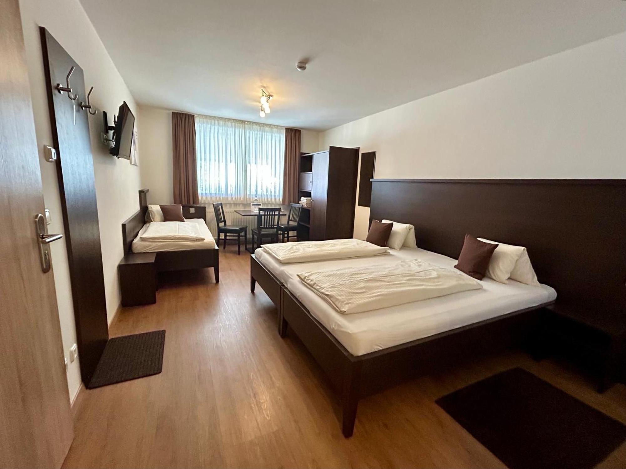 Gaestehaus Am Lindenhain แอร์ดิง ภายนอก รูปภาพ