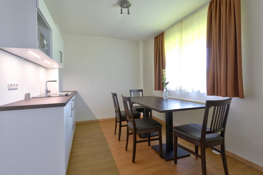 Gaestehaus Am Lindenhain แอร์ดิง ภายนอก รูปภาพ